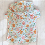 Softshelljacke für Mädchen mit Blumenmuster, Rückenansicht mit Kapuze