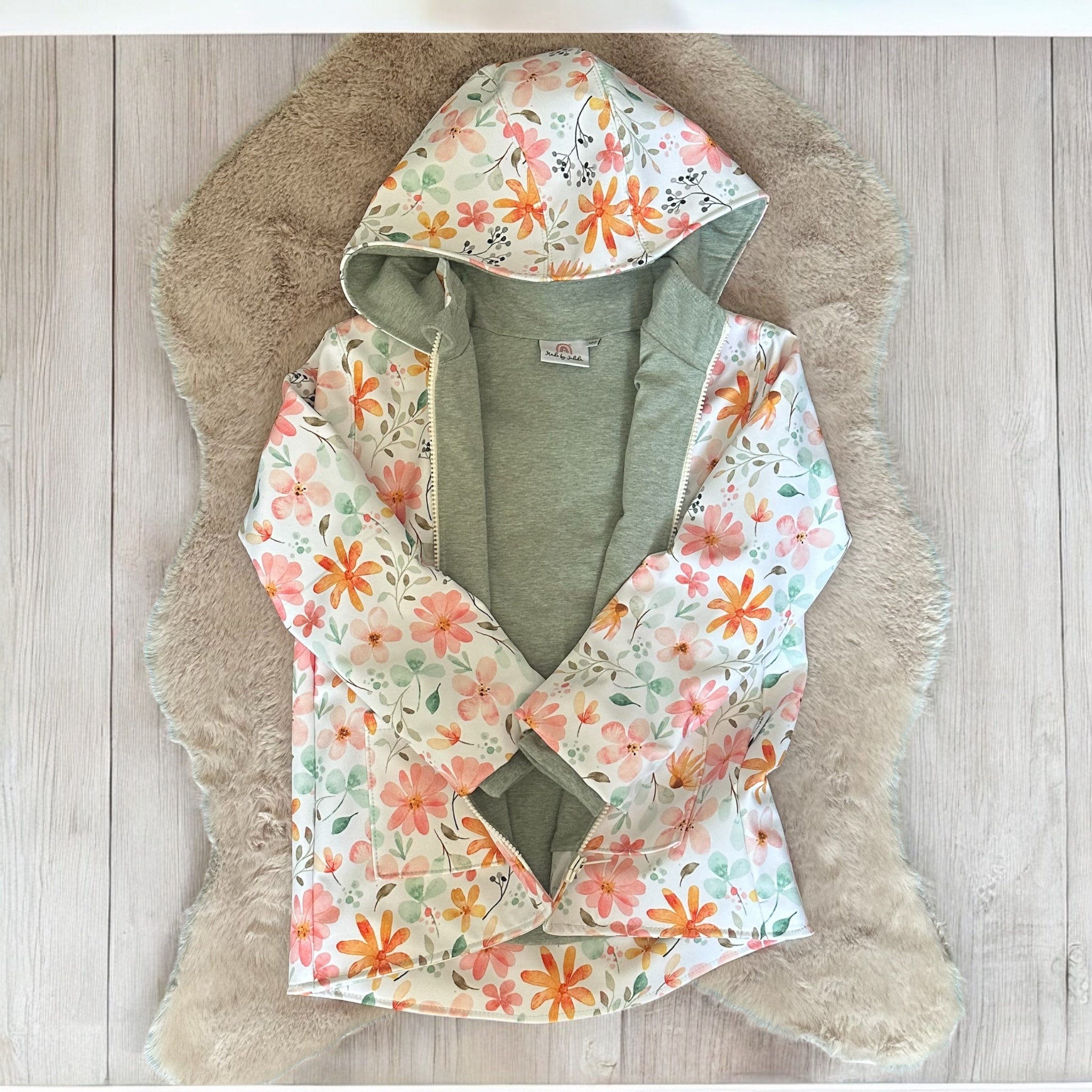 Mädchen Softshelljacke, gefüttert in Mint und geblümten Aussenmuster