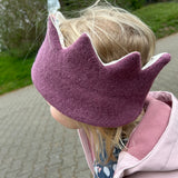 Zauberhaftes Kronen Stirnband aus Walk für Mädchen – Perfekt zu unseren Walkjacken